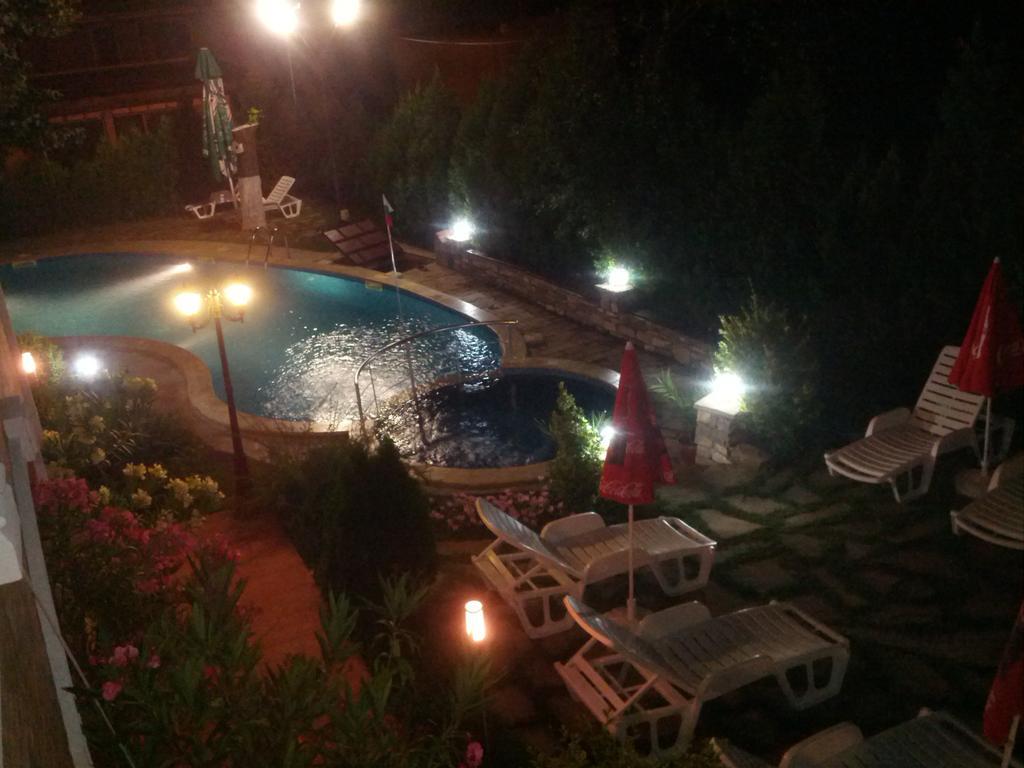 Byala Perla Family Hotel Екстер'єр фото
